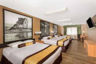 Super 8 By Wyndham Baker City Room photo